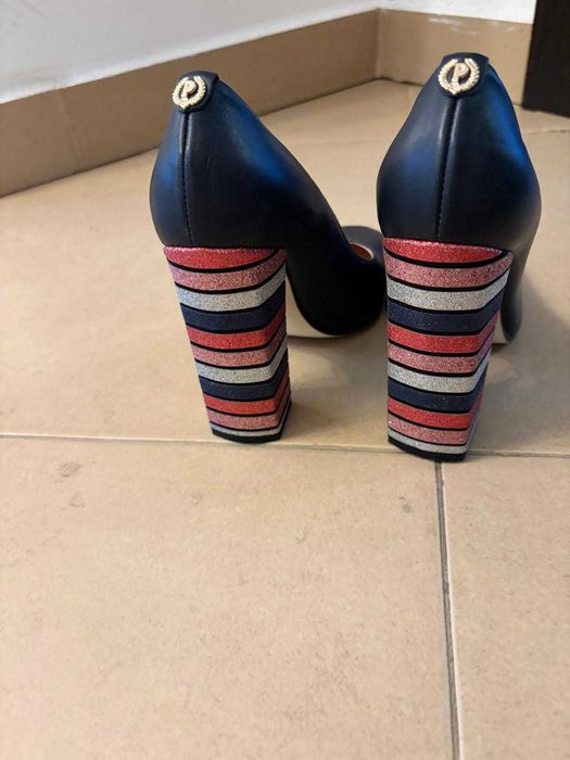 Дамски обувки Pollini