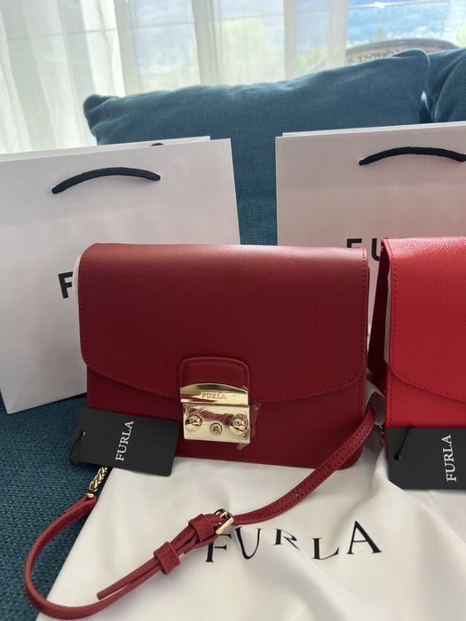 Furla Metropolis M Crossbody.Със сериен номер,етикети