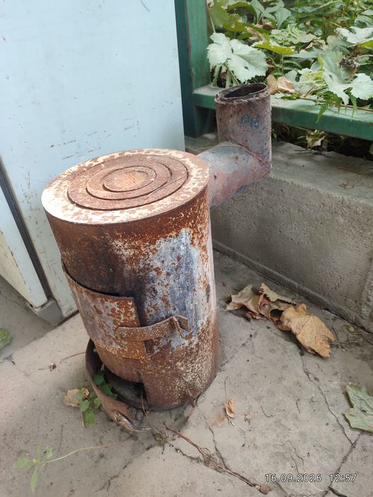 Продам срочно печь буржуйку.
