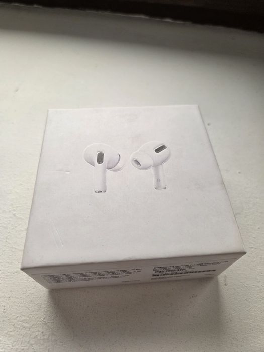 Vand casti Apple Pro