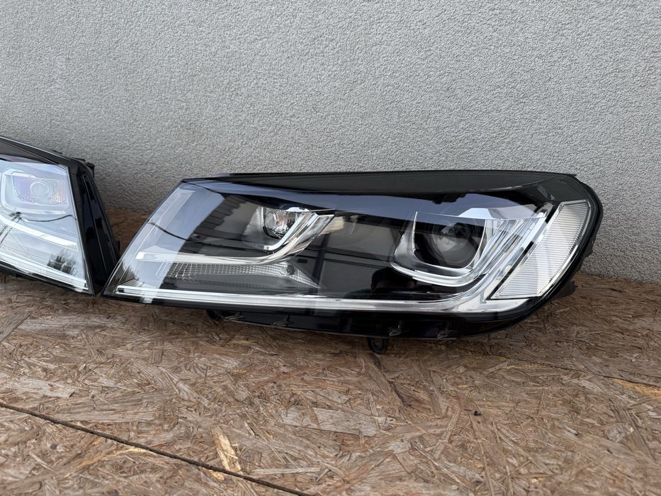 SET Far stanga dreapta VW Touareg 7P Facelift Xenon + LED Originale