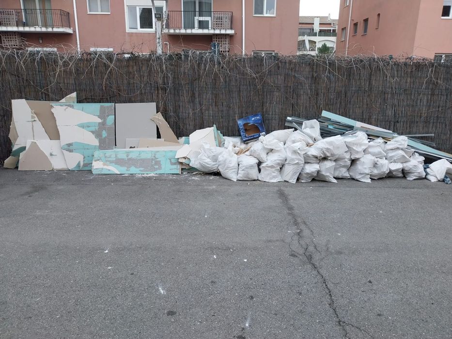 Transport moloz mobila