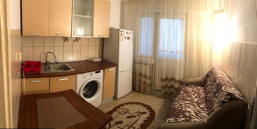 Închiriez apartament