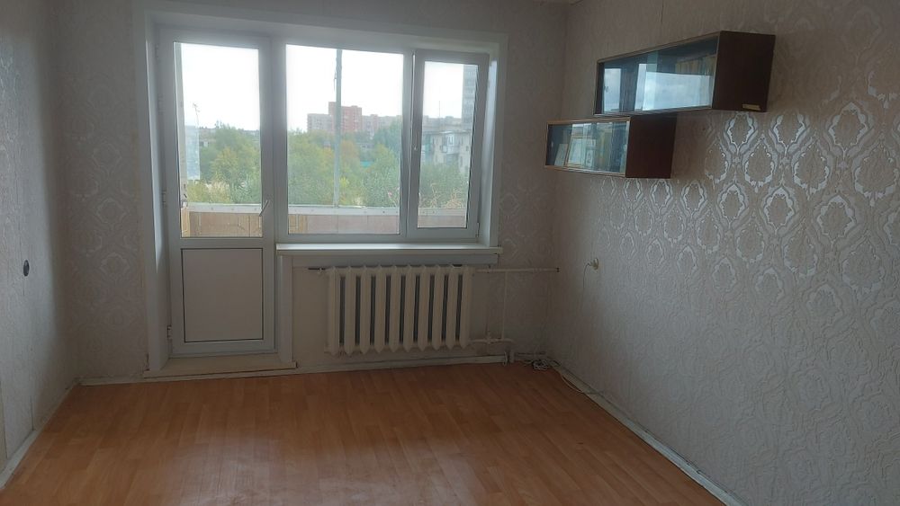 Продаётся 3 комнатная в центре. квартира