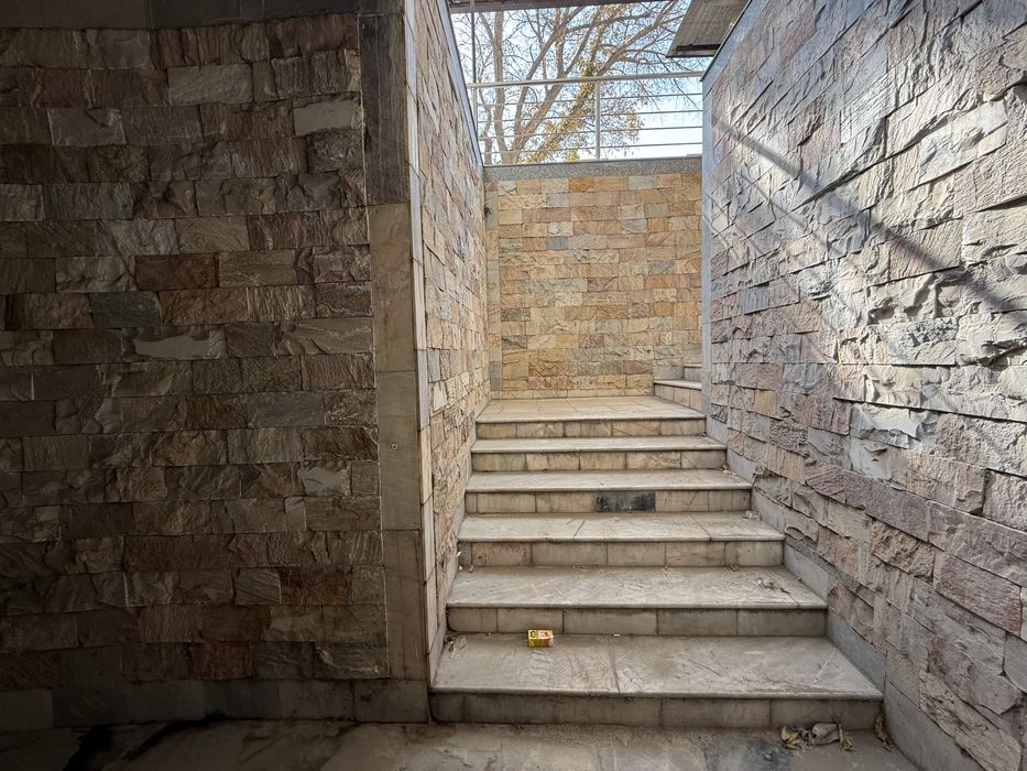 Продажа помещения 143м2 Паркентский вдоль дороги Цоколь отдельный вход