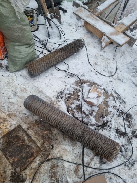 Сетка 1×1 см, не пригодилась потому продаем.