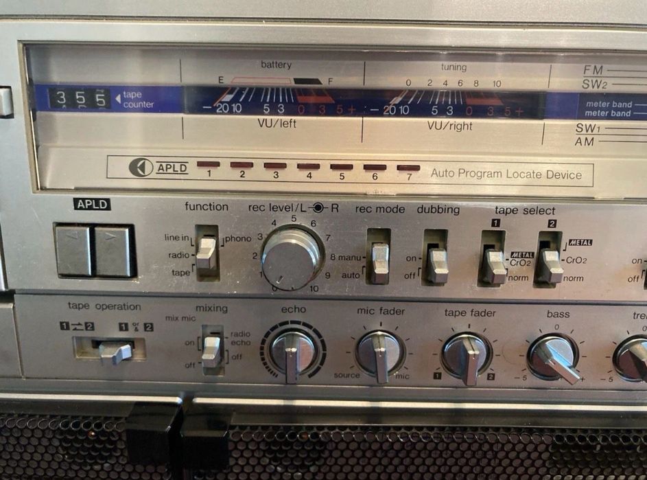 SHARP GF 777 radio casetofon