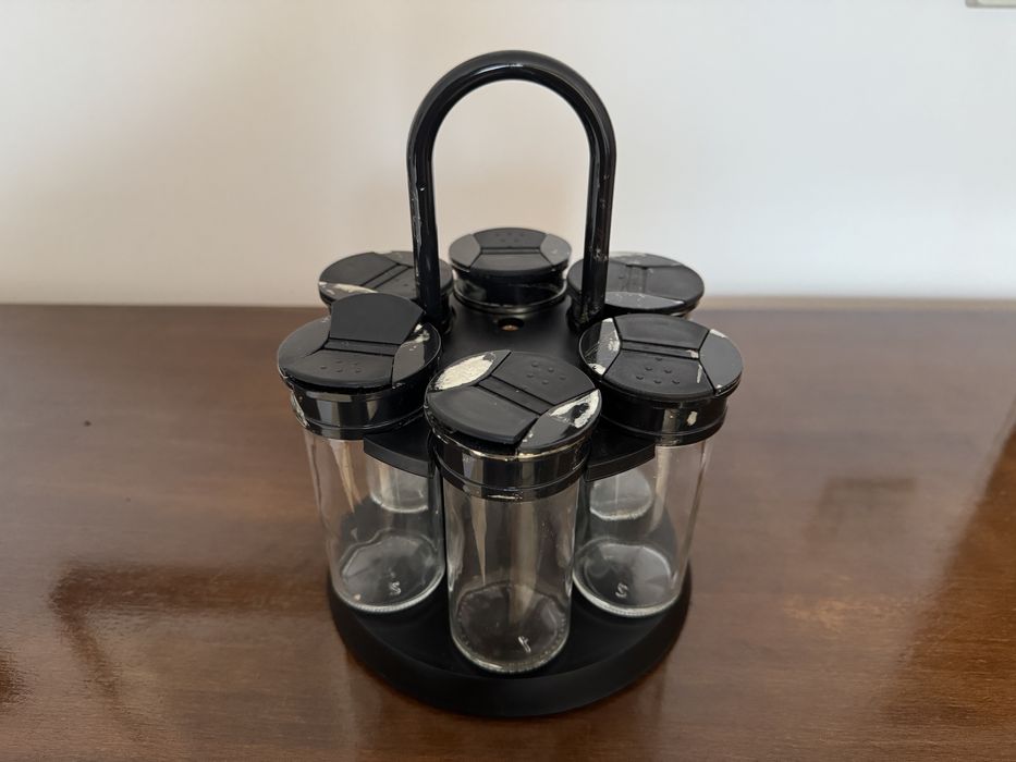 Дървено хаванче орехотрошачка мелничкa поставки за яйца сет подправки