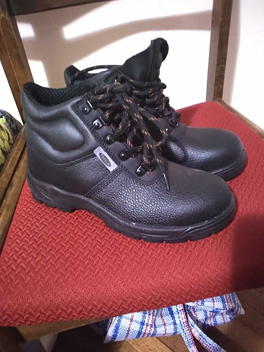 Обувки работни  номер 38