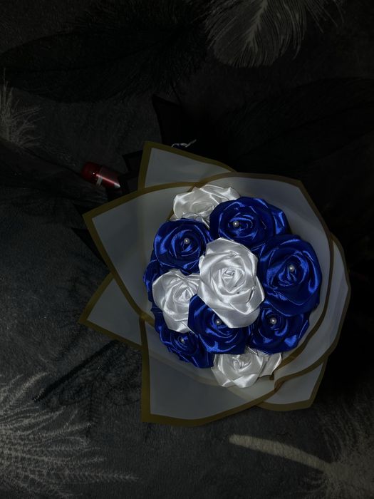 Buchete , cosulete cu trandafiri din satin