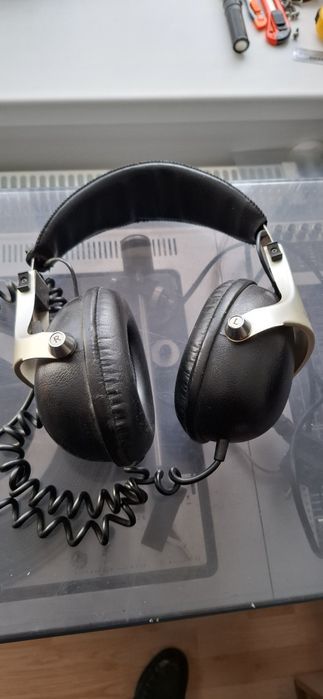 Căști audio NAD, model 10