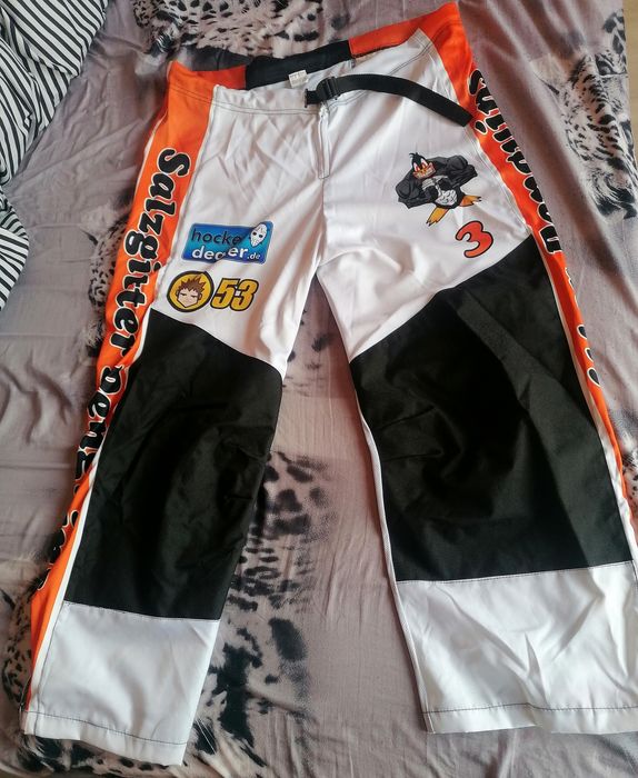 Pantaloni sport mărimea L