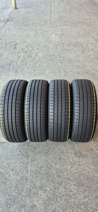 4 anvelope vara  noi Kumho 215/60/17,dot 2025.Pretul este pe bucata.