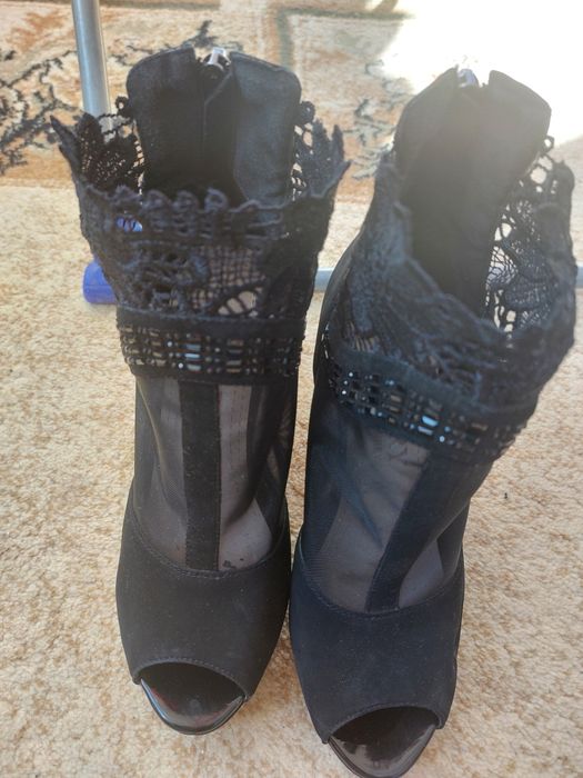 Продам босоножки