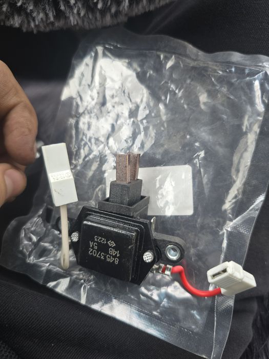 Регулятор напряжение на генератор  6500