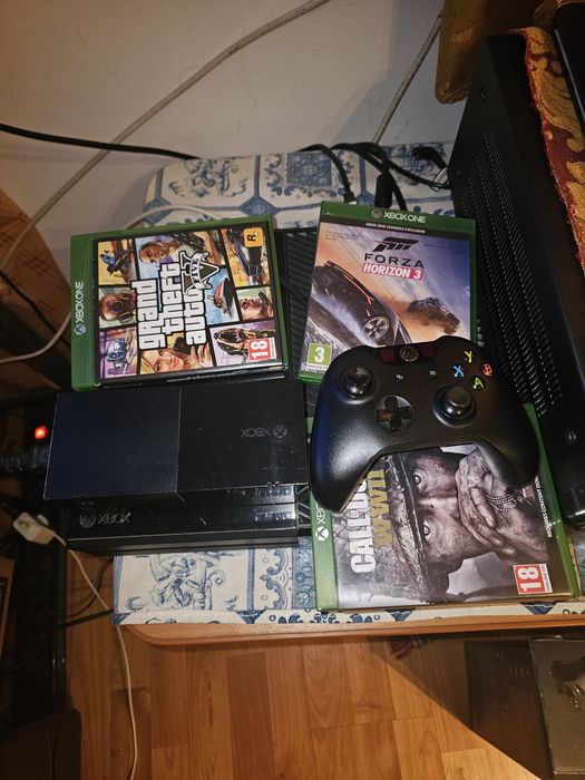 Vând xbox one ca nou