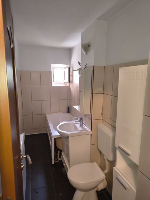 Inchiriez apartament 2 camere, mobilat, utilat,  AC, zona Sud, 4/4.