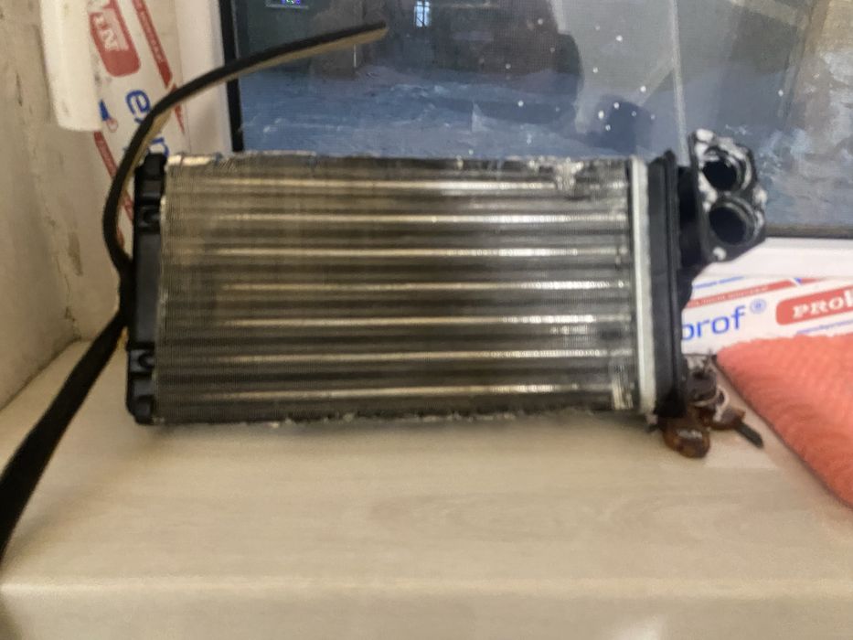 Подам радиатор печки на пежо 307