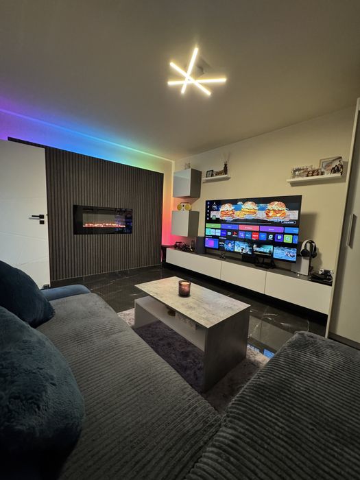 Garsoniera decomandată, renovată integral, etaj 1 – Azuga