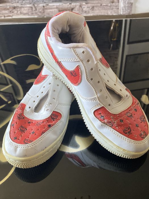 Кроссовки в хорошем качестве