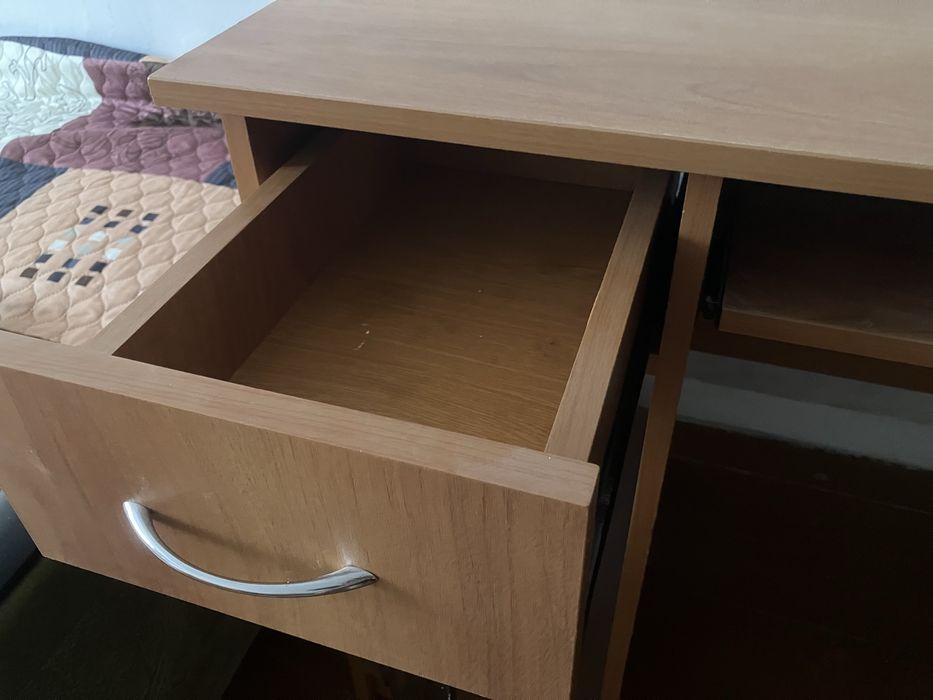 Стол компьютерный