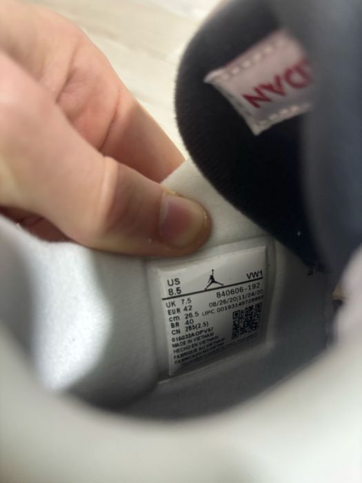 Jordan 4 white cement