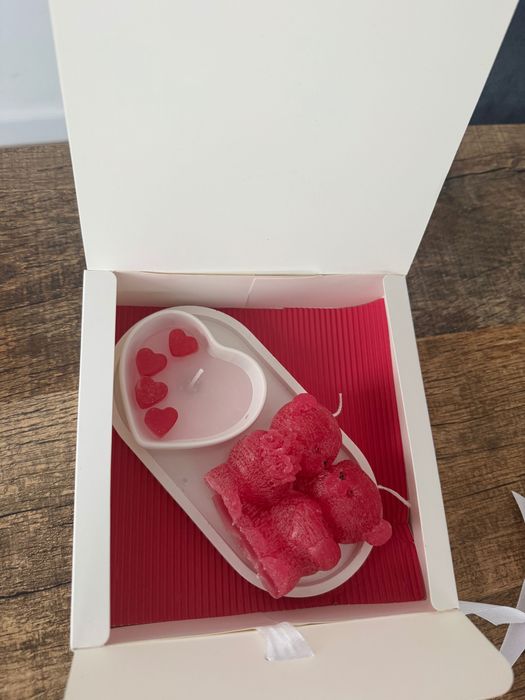 Set cadou din recipient ceramic și lumânări parfumate