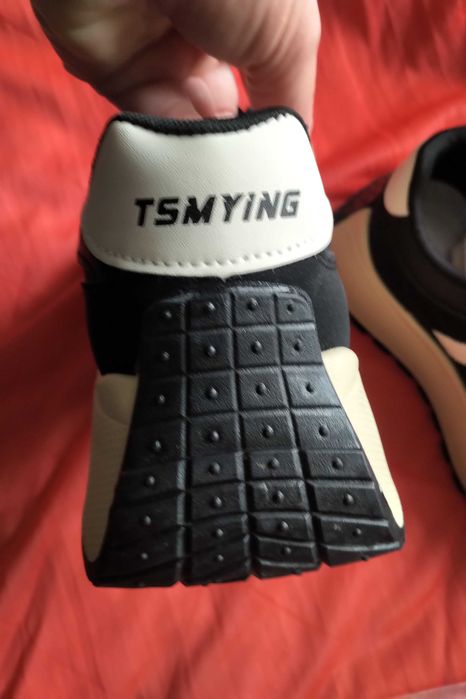 НАМАЛЕНИ - Модни черни и бежови маратонки