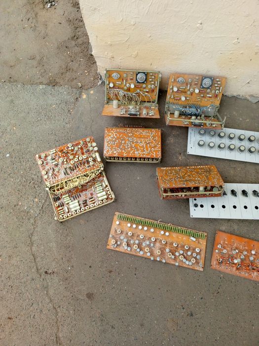 Радио-тел запчасти для продажи