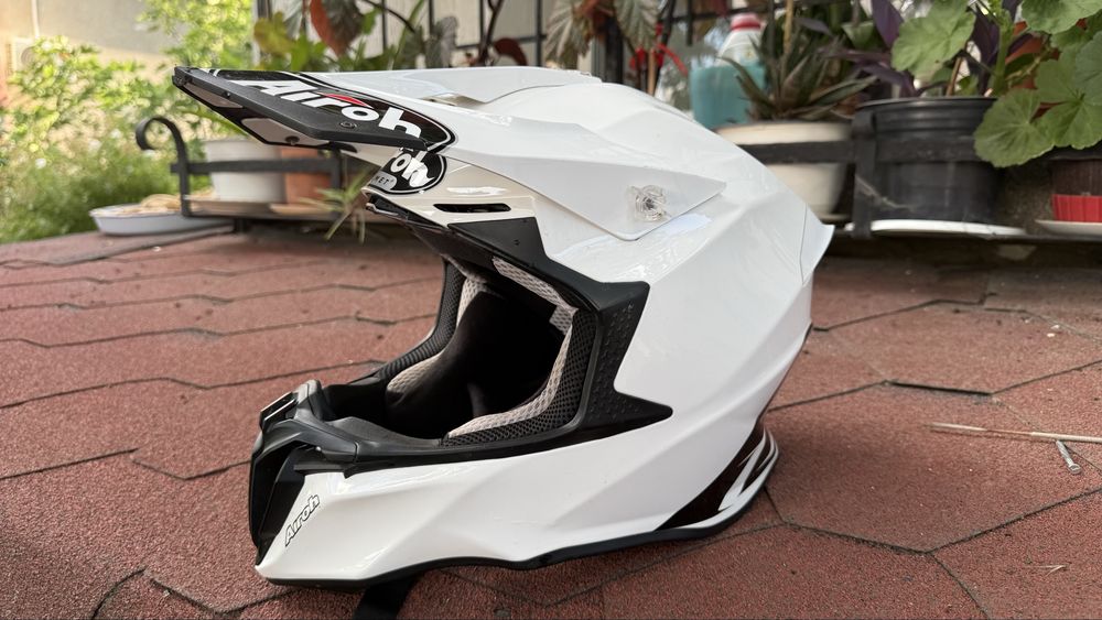 Alpinestars tech 7 enduro и каска Airoh twist 2