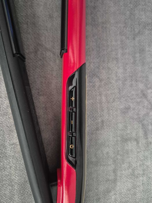 Perie rotativa Rowenta 800W ionizare si CADOU placa indreptat par