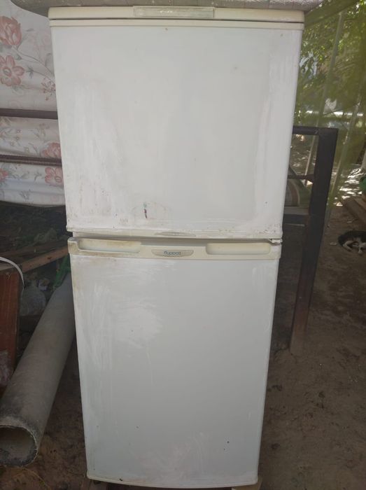 Холодильник Бирюса. Рабочий