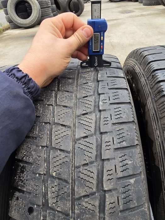 Anvelope de iarna 205-75r16c Falken