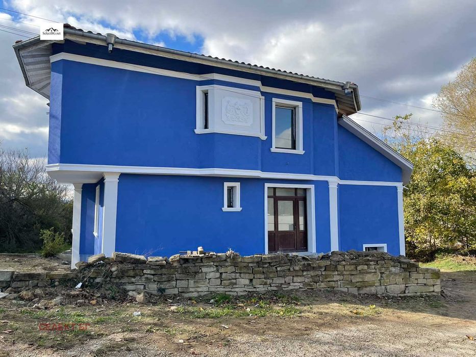 Масивна нова къща в с. Велчево