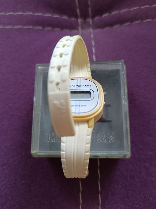 Часы наручные Электроника 5 - СССР - НОВЫЕ