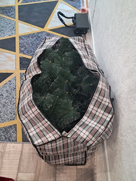 Продам ёлку 2.метра