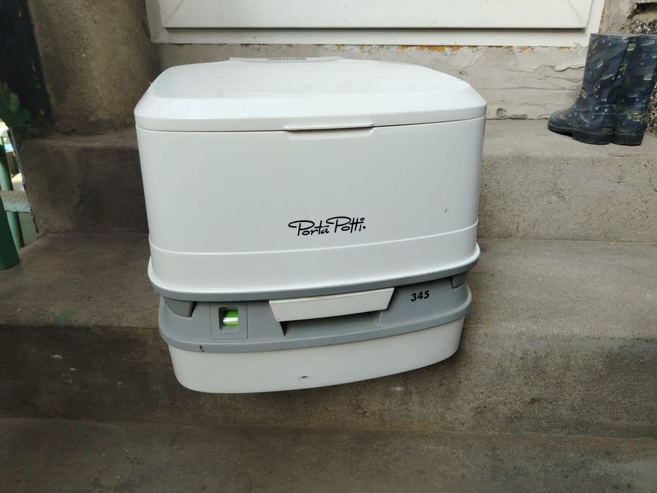 Тоалетна за къмпинг/преносима тоалетна