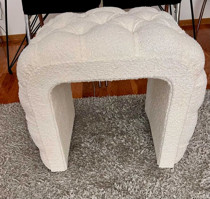 Puful este moale, ușor și fabricat din materiale de calitate.