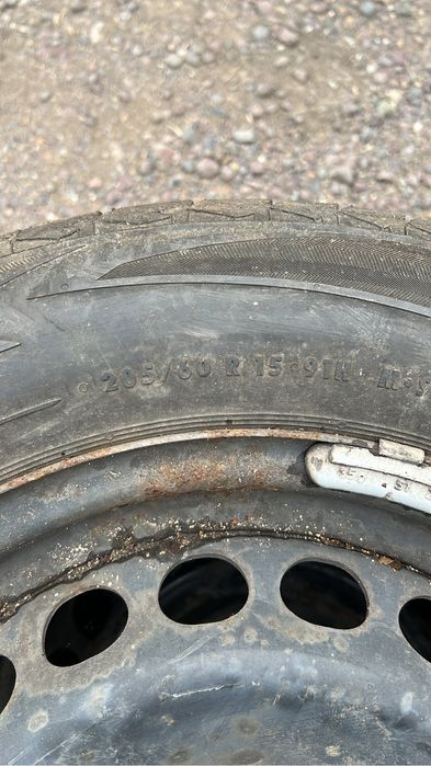 Продам запаску на размер р15