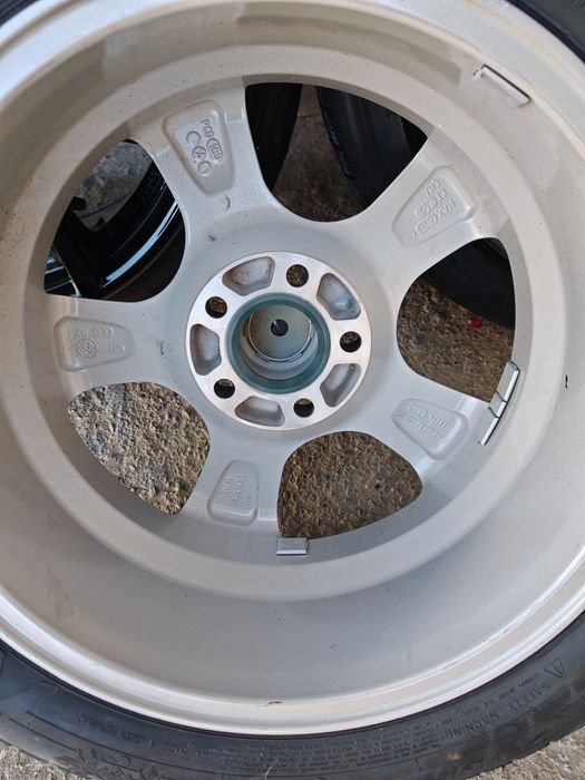 Jante aliaj 18 "plus una de 16"