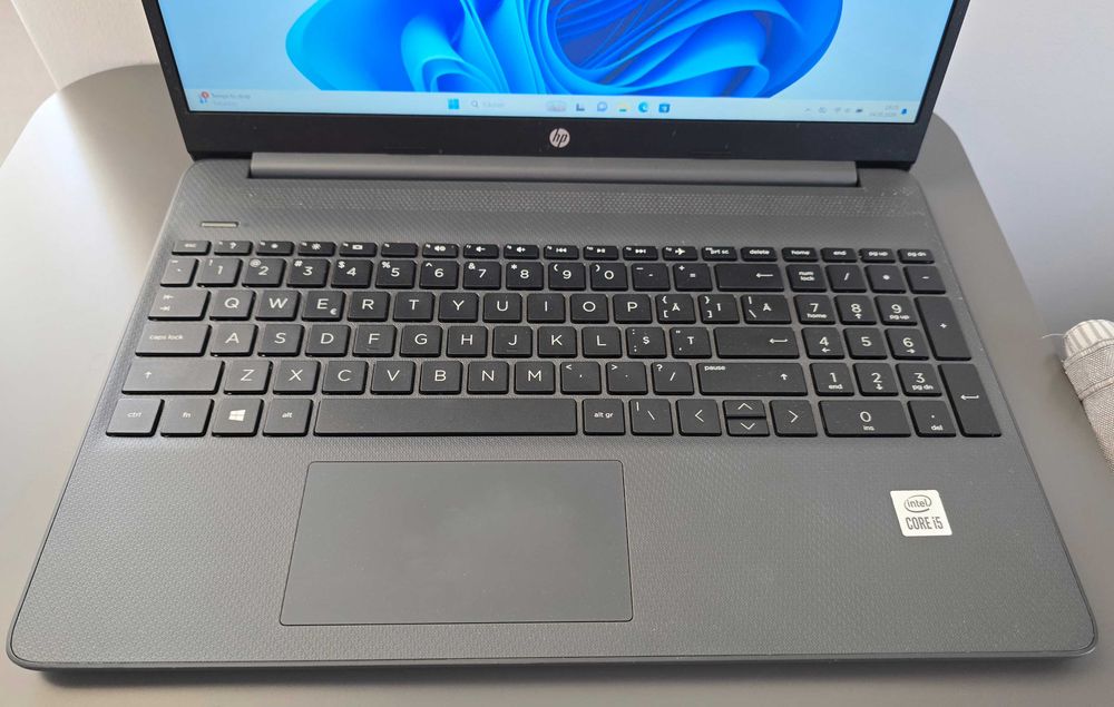 Laptop HP i5-1035G1, 15.6", Full HD, 8GB, 512GB SSD