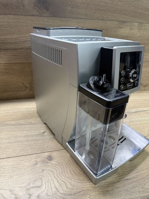 Продавам Кафемашина Delonghi cappuccino Type:ECAM23.466.S