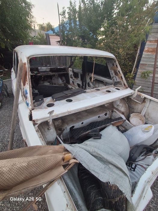 Продам ваз 2105 на запчасти