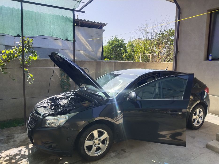 Продам Шевроле Круз