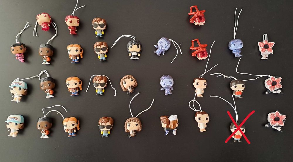 Stranger things kinder joy фигурки