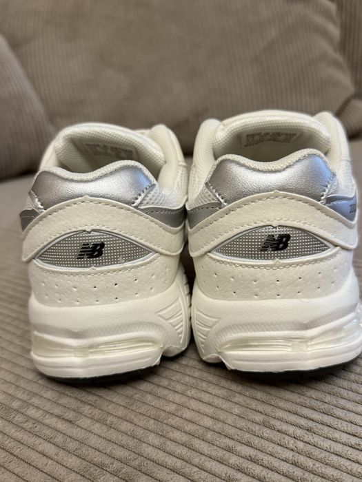 Продам детские кроссовки