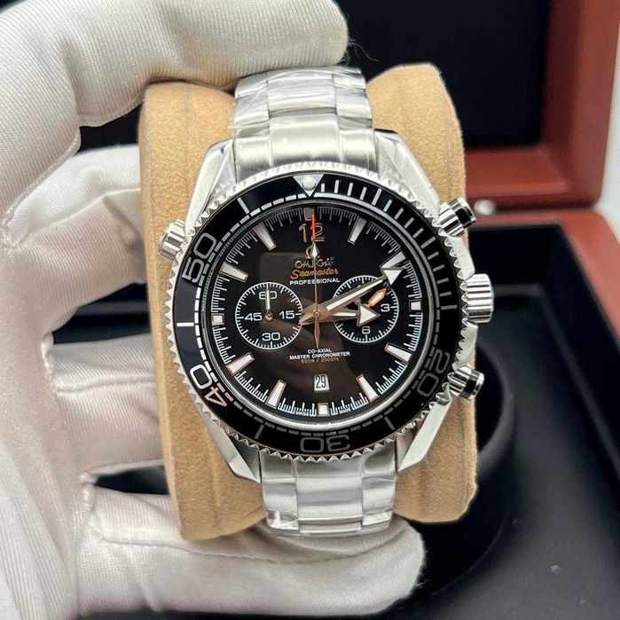 Кварцов мъжки часовник OMEGA Seamaster Planet Ocean 600M