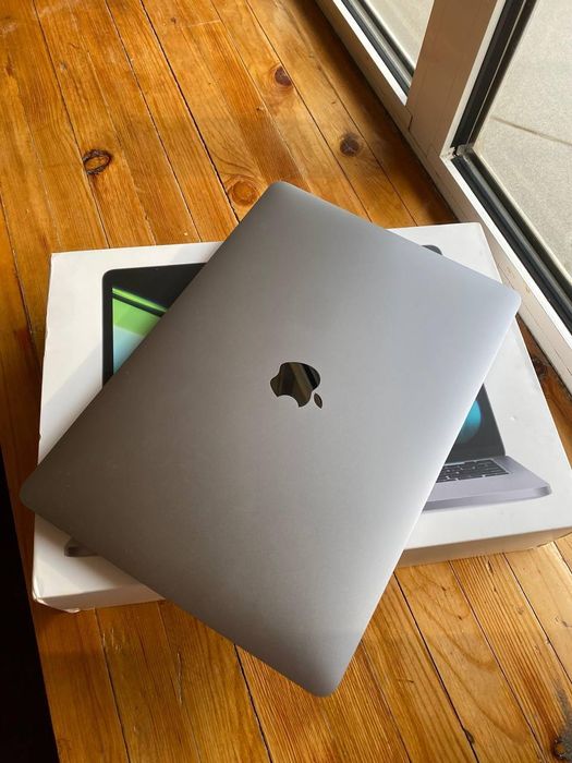 MacBook pro m1 8/512