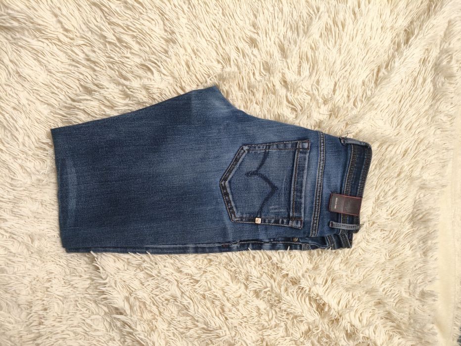 Продаю джинсы недорого