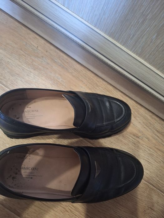 Продам лоферы черные